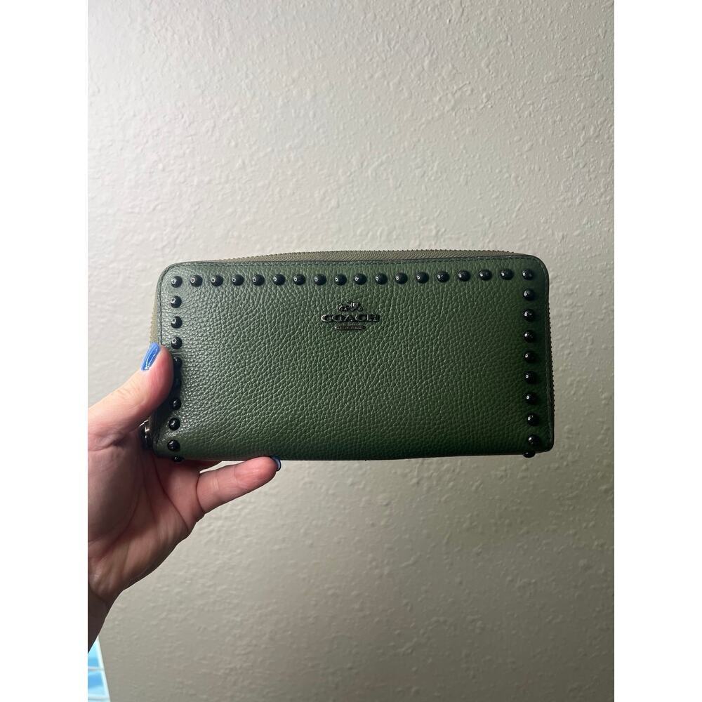 Coach Pebbled Leather Accordion Zip Wallet